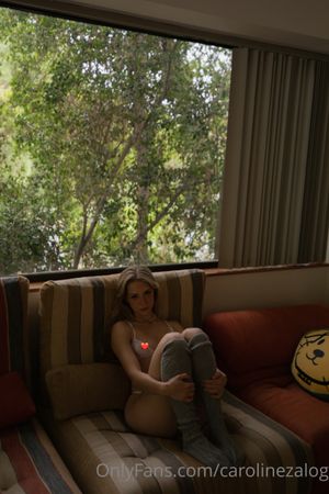  Caroline Zalog - Thumb