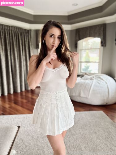 Christina Khalil - Image