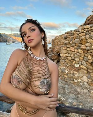 Demi Rose - Thumb