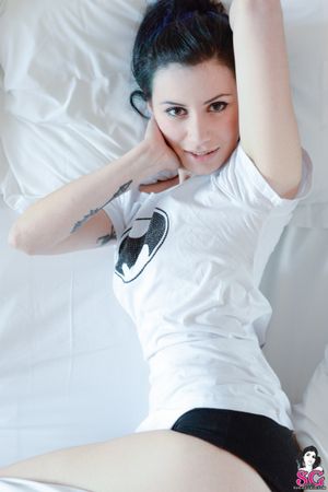 ellie-alien-1 photo #46 photo n 46