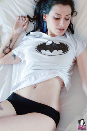 ellie-alien-1 photo #33 photo n 33