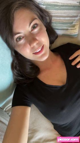 Ellie James - Image