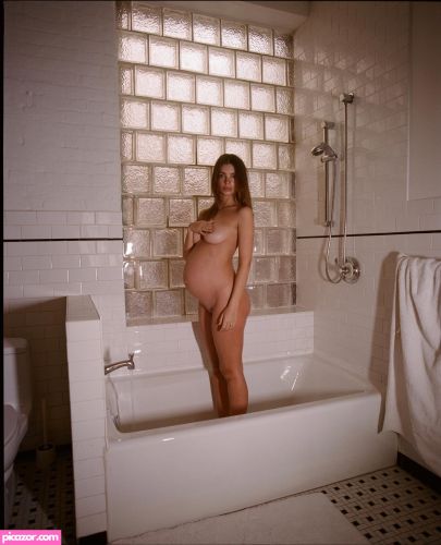 Emily Ratajkowski - Image