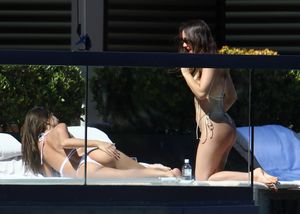 emily-ratajkowski-1 photo #1518 photo n 1518