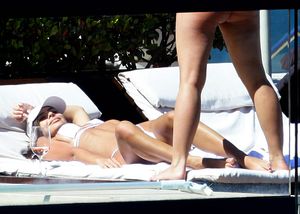 emily-ratajkowski-1 photo #1618 photo n 1618