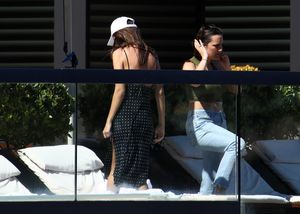 emily-ratajkowski-1 photo #1529 photo n 1529