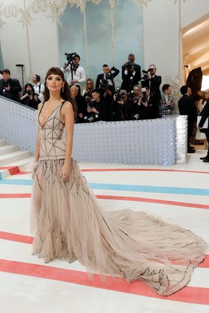 emily-ratajkowski-1 photo #1902 photo n 1902