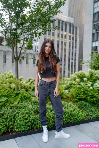 Emily Ratajkowski - Image