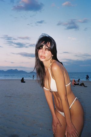emily-ratajkowski-1 photo #2096 photo n 2096