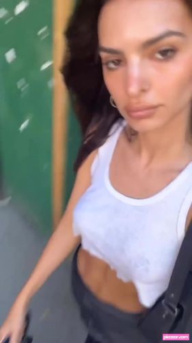 Emily Ratajkowski - Image