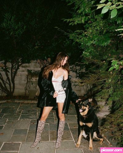 Emily Ratajkowski - Image
