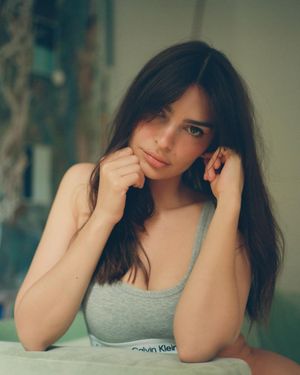 emily-ratajkowski-1 photo #1066 photo n 1066