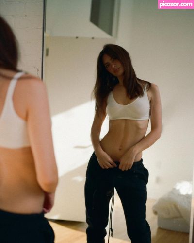 Emily Ratajkowski - Image