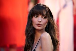 emily-ratajkowski-1 photo #293 photo n 293