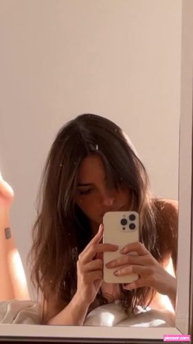 Emily Ratajkowski - Image