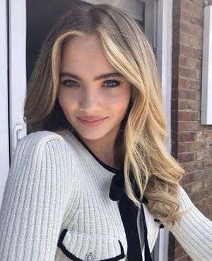 Freya Allan N11
