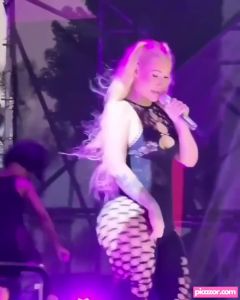 Iggy Azalea - Thumb