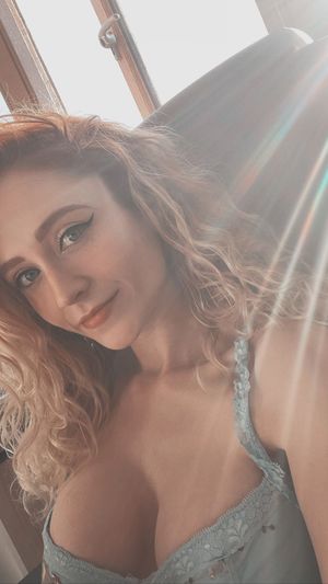 janet-devlin-1 photo #47 photo n 47
