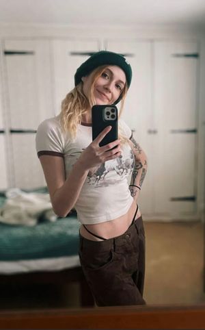janet-devlin-1 photo #46 photo n 46
