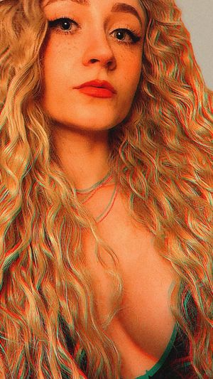 janet-devlin-1 photo #20 photo n 20
