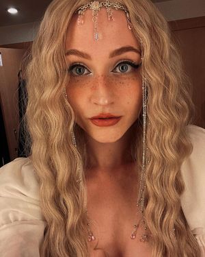 Janet Devlin N1