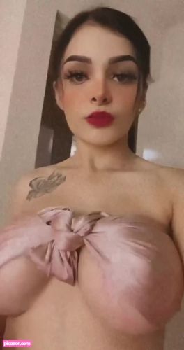 Karely Ruiz - Image