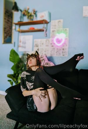 lilpeachyfox-1 photo #9 photo n 9