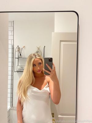 Lily Daisy Phillips N13