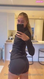 lily-daisy-phillips video #397 photo n 397