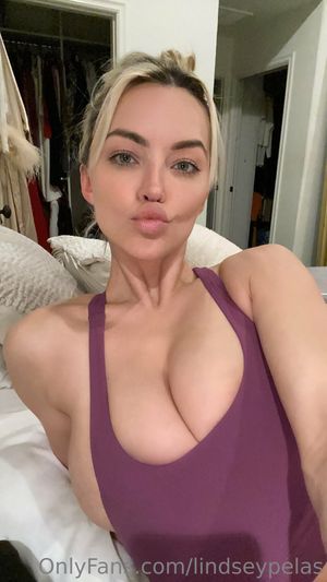 lindsey-pelas photo #1006 photo n 1006