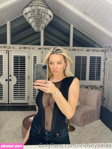 Lindsey Pelas - Image