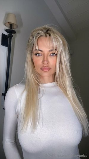 lindsey-pelas photo #1293 photo n 1293