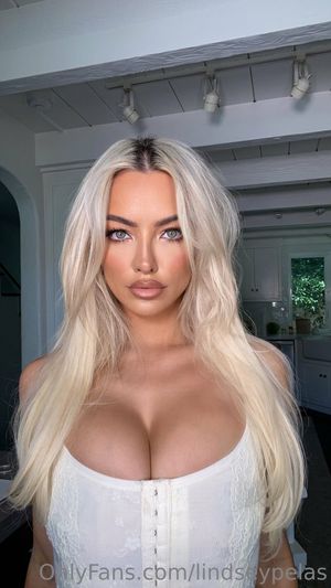 lindsey-pelas photo #1224 photo n 1224