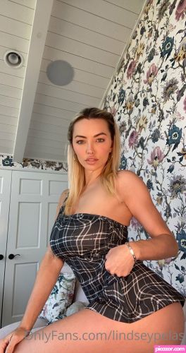Lindsey Pelas - Image