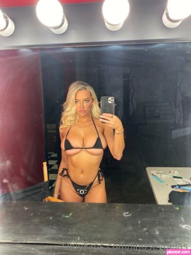 Lindsey Pelas - Image