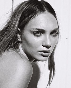 Maddie Ziegler N7