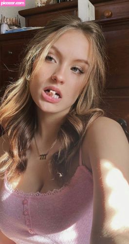 Mia handley - Image