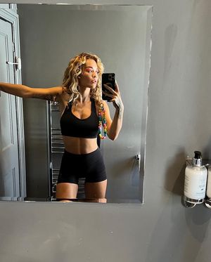 Rita Ora N20