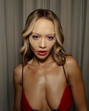 Rita Ora N76