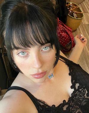 Billie Eilish - Thumb