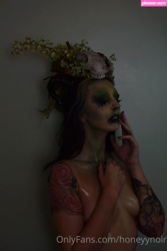 Honeyy Noir  - Image