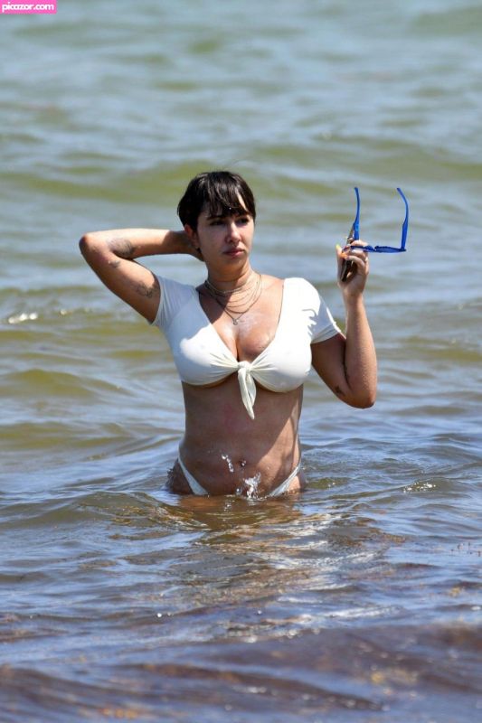Jackie Cruz N35