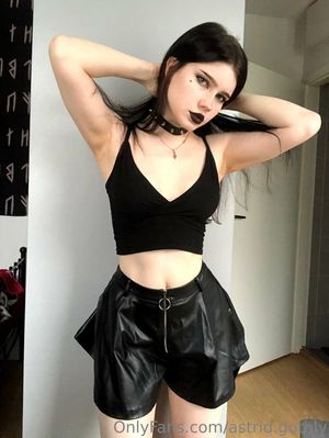 astrid-gothly-1 photo #27 photo n 27