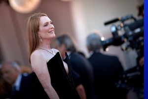 Julianne Moore N3