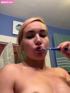 erin-postsoffice-1 video #166 photo n 166