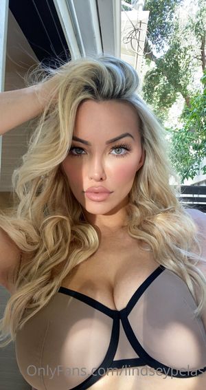 lindsey-pelas photo #1559 photo n 1559