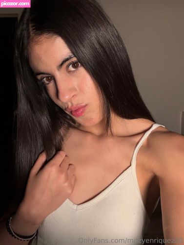 Mitzyenriquez  - Image