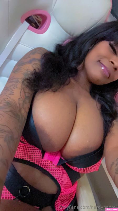 nerdynaomi N13