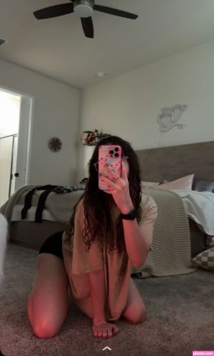 Catlyn Crespo - Image
