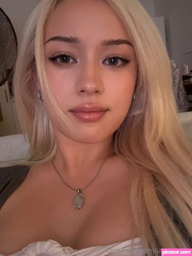 JadeyAnh - Image